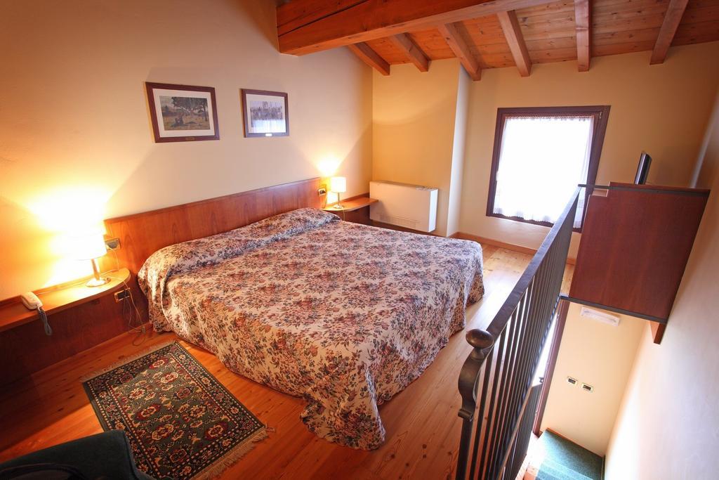 Hotel Faccioli Valeggio sul Mincio Exteriör bild
