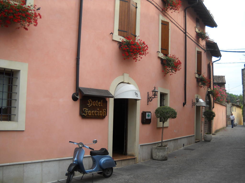 Hotel Faccioli Valeggio sul Mincio Exteriör bild